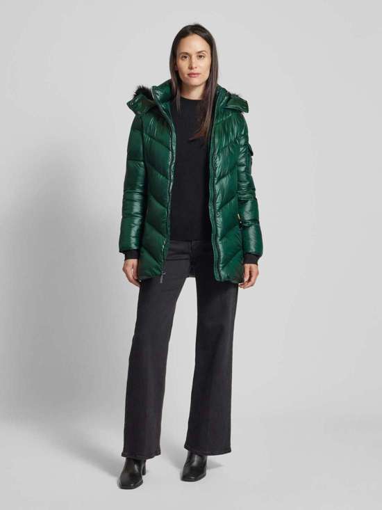 темно-зеленый