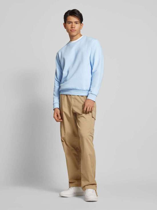 светло-синий