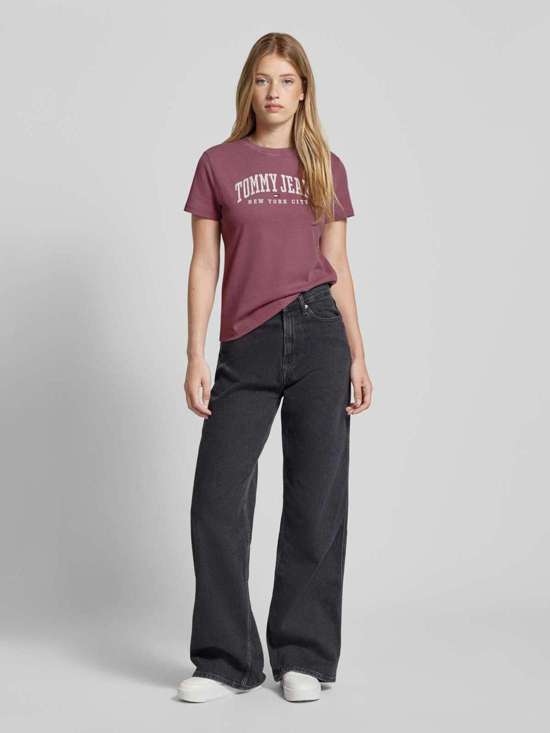 светло-красный