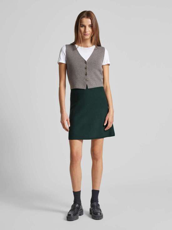 темно-зеленый