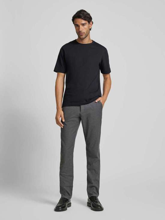 темно-серый