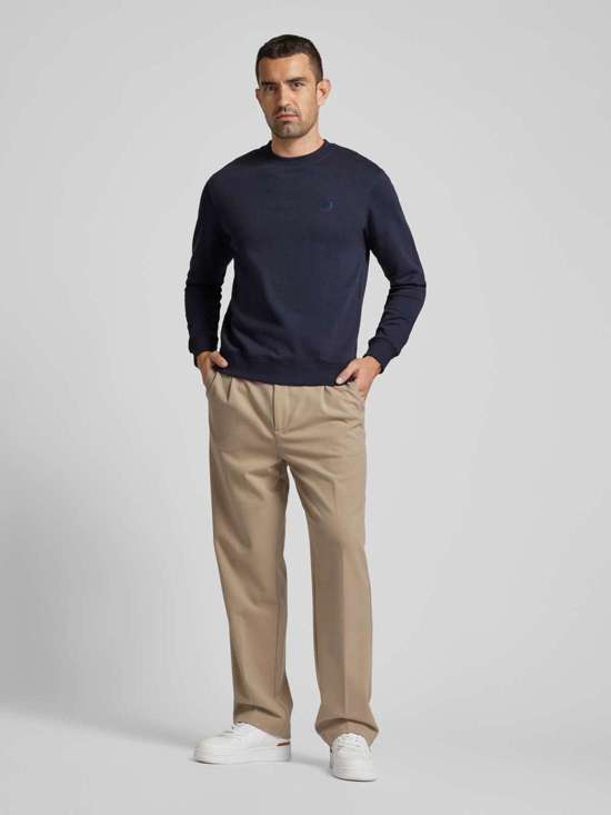 темно-синий