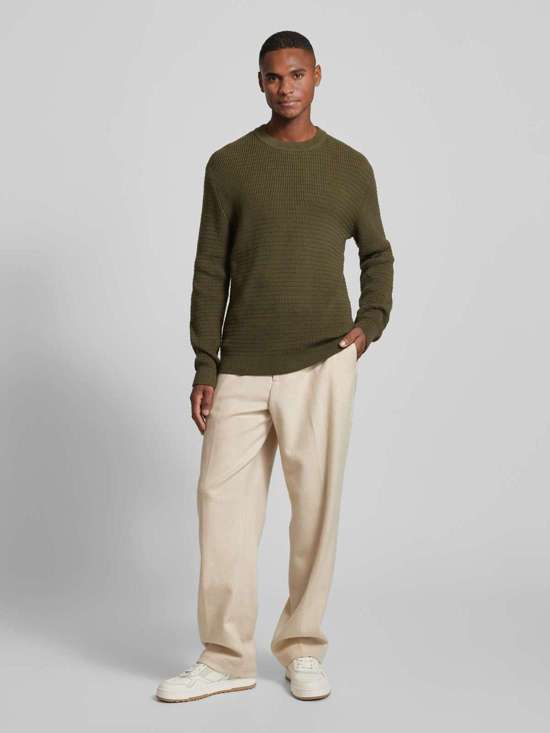 темно-зеленый