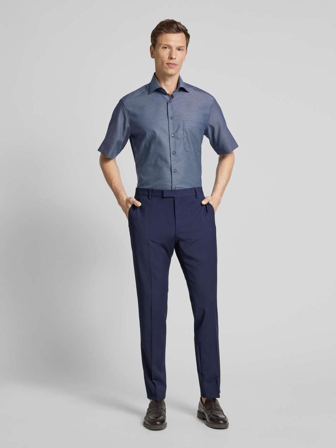 Деловая рубашка комфортного кроя со сплошным узором