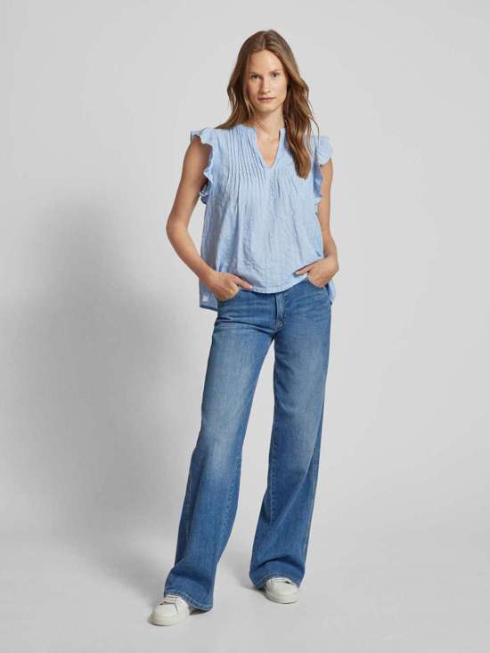 светло-синий