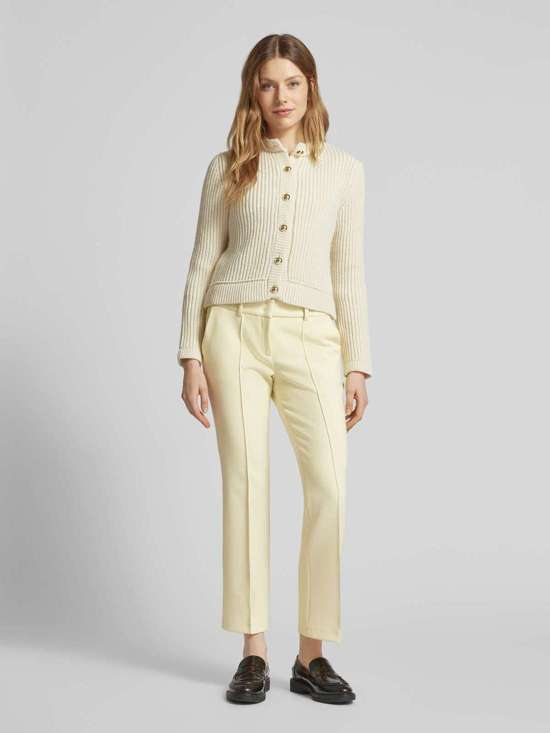 светло-красный