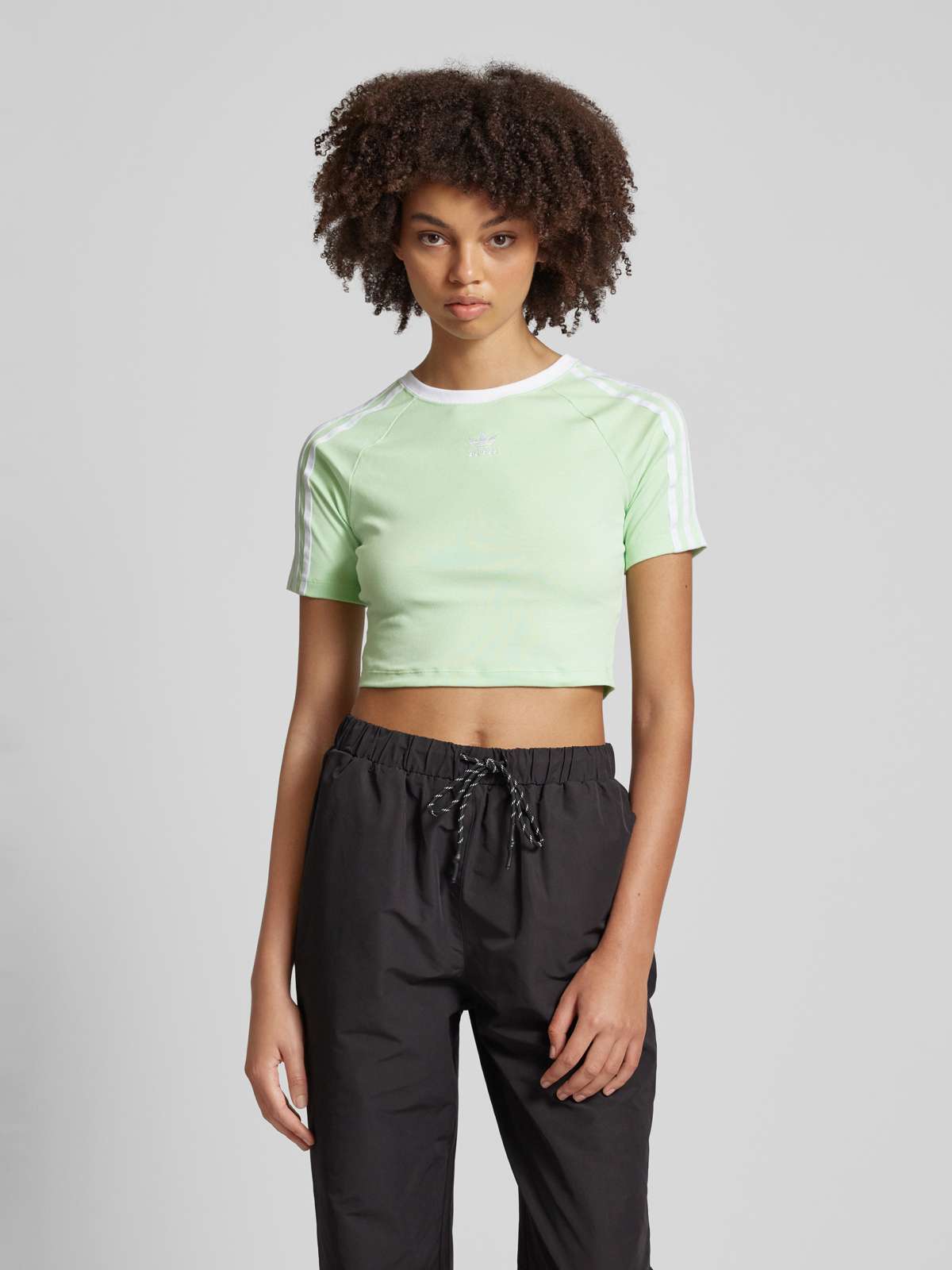 Cropped T-Shirt mit Kontraststreifen