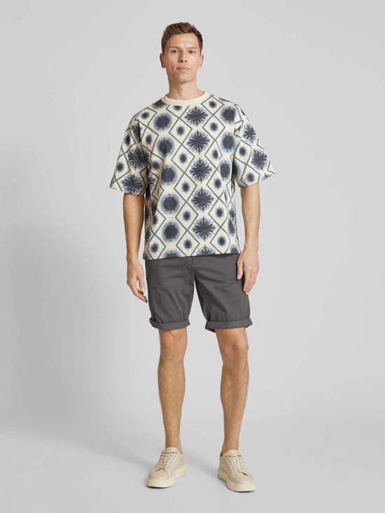 темно-серый