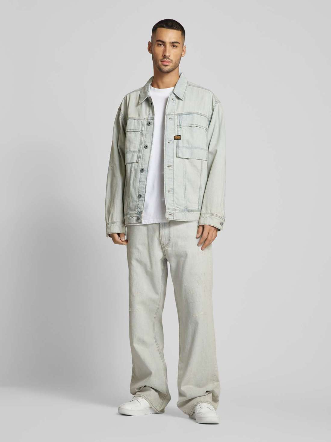 Джинсы свободного кроя с нашивкой-лейблом Type 96