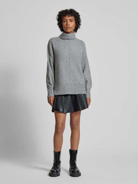 светло-серый