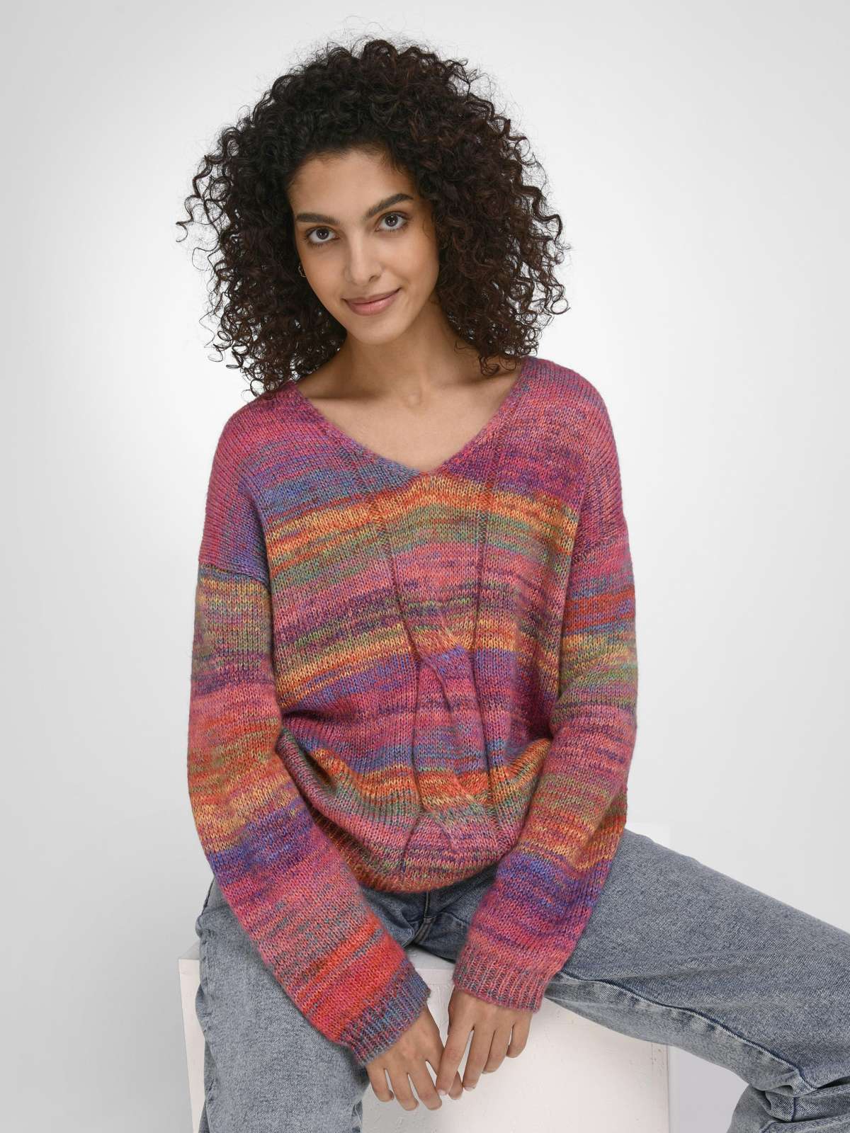 V-образный свитер