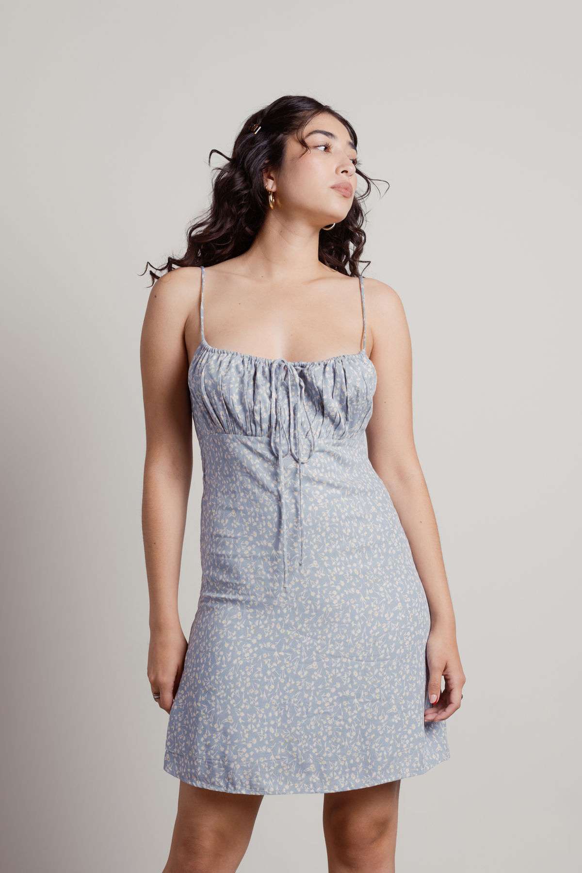 Мини-платье Sorella с цветочным принтом и плиссированной юбкой