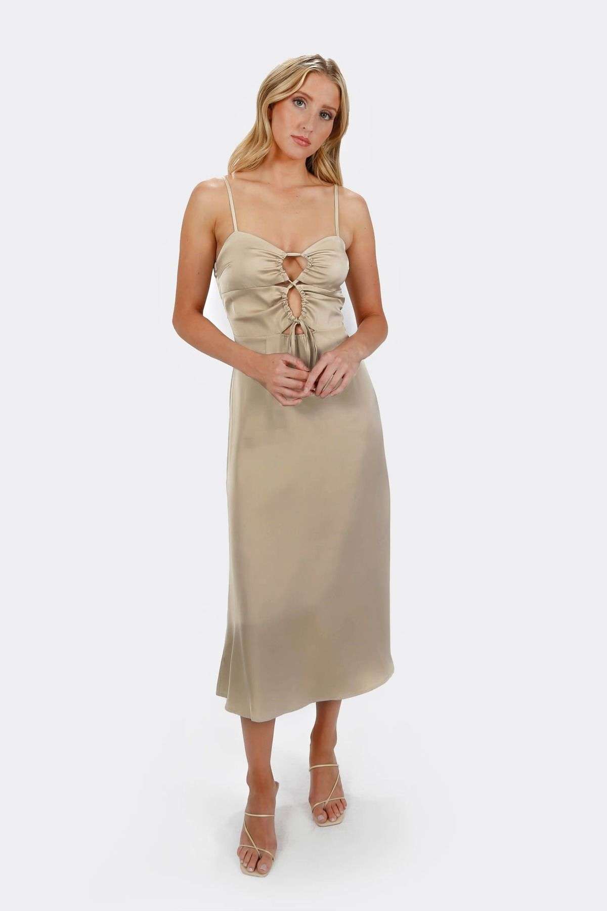 Атласное платье миди Ellianne с вырезом в виде замочной скважины