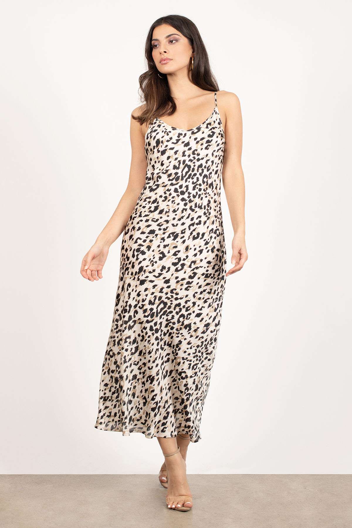 Атласное платье макси Mya с леопардовым принтом
