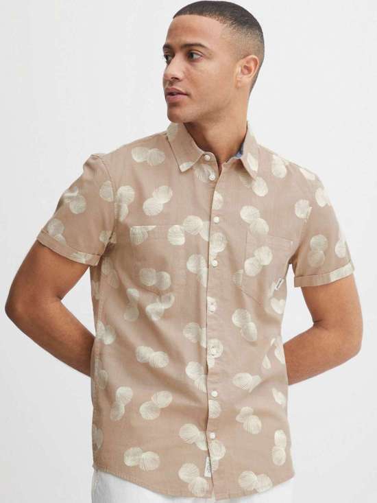 бежевый пестрый