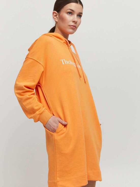 оранжевый с рисунком