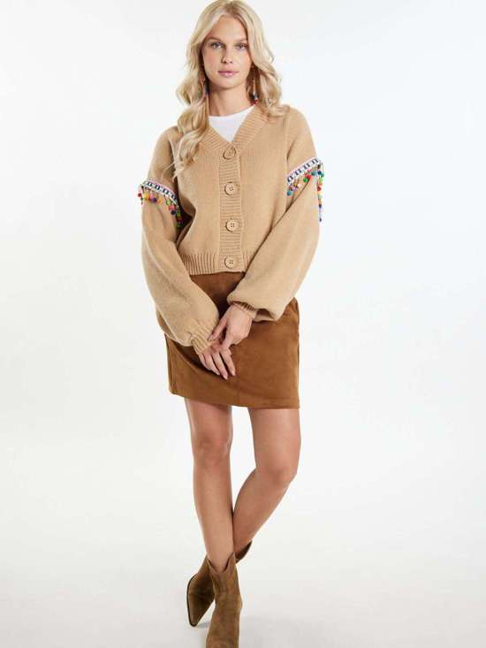 бежевый пестрый