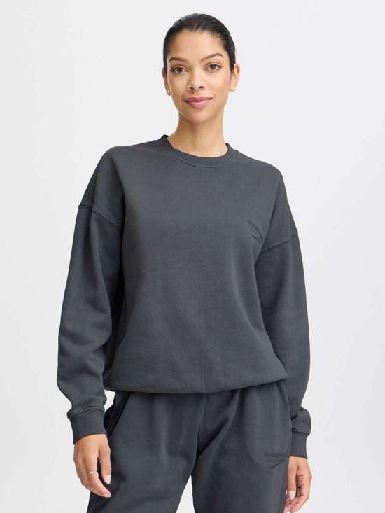 серый пестрый