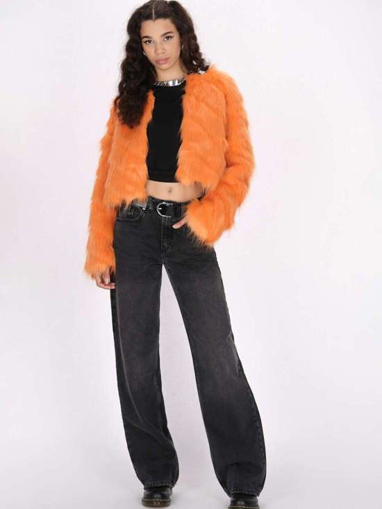 оранжевый в полоску