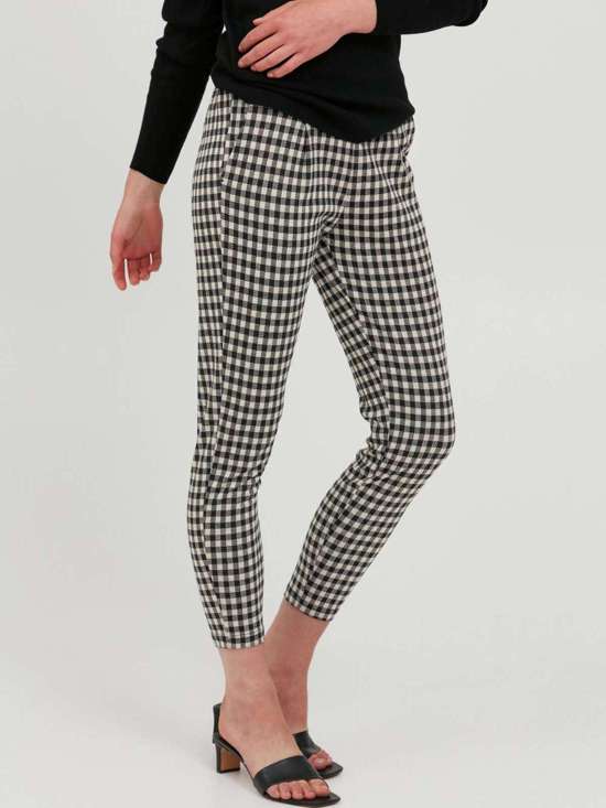 черный в клетку