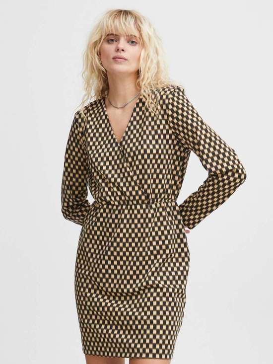 бежевый пестрый