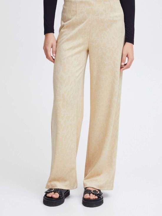 бежевый пестрый