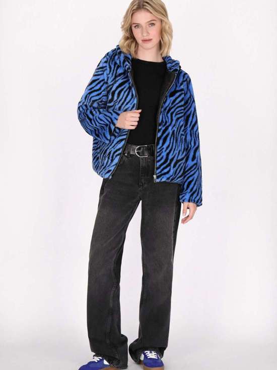 синий узорчатый