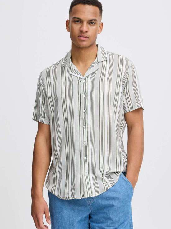 серый полосатый