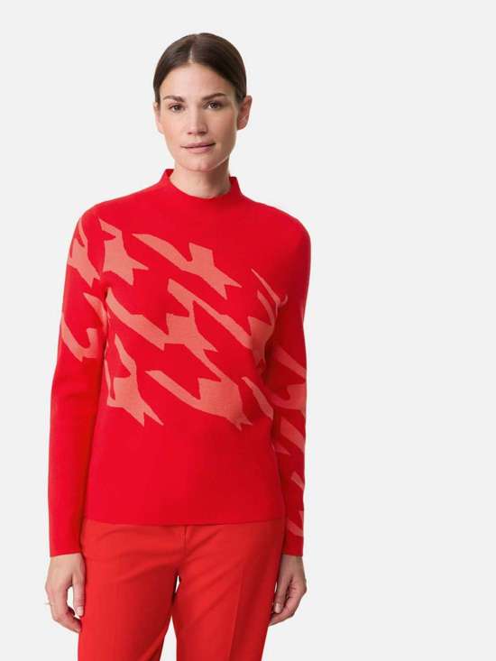 красный узорчатый