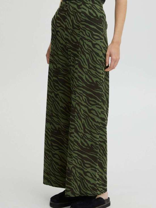 зеленый узорчатый