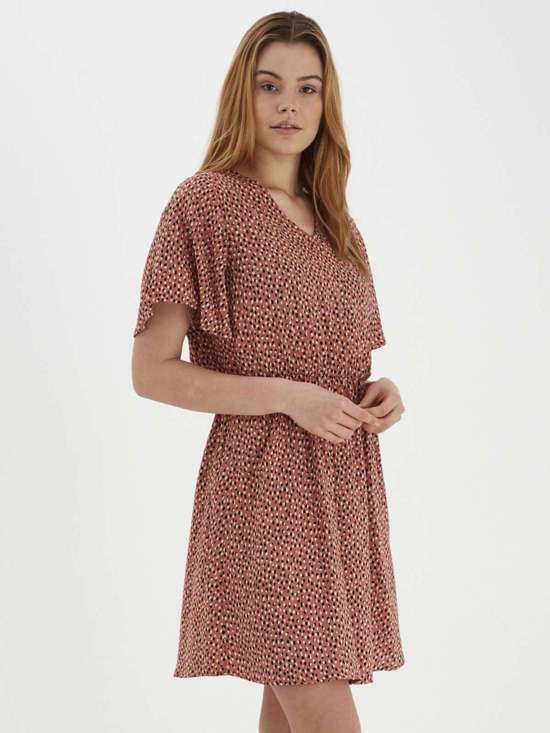 красный узорчатый