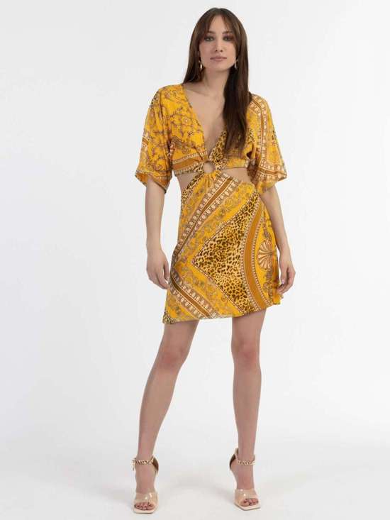 желтый цветной