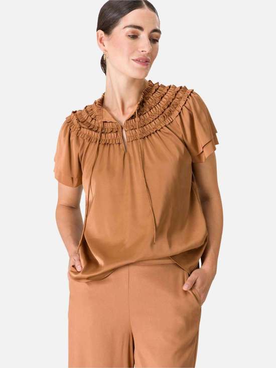 коричневый