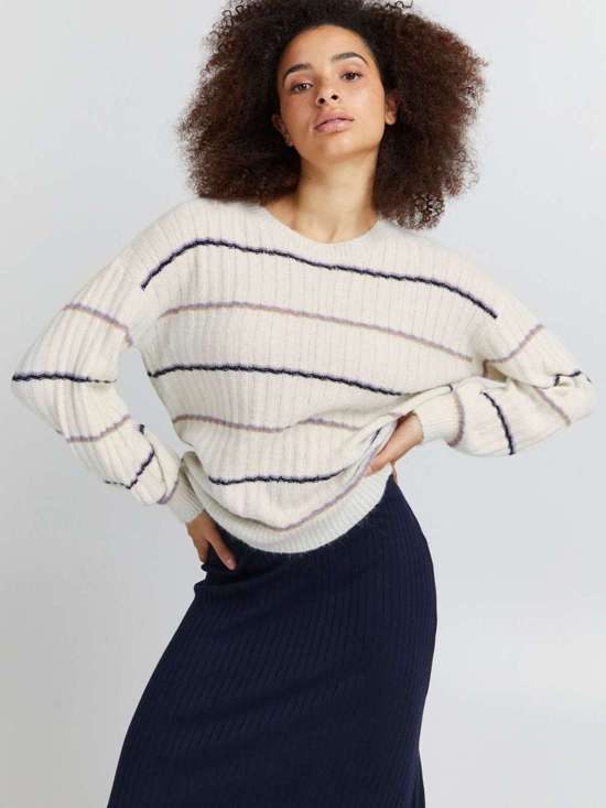 белый в полоску