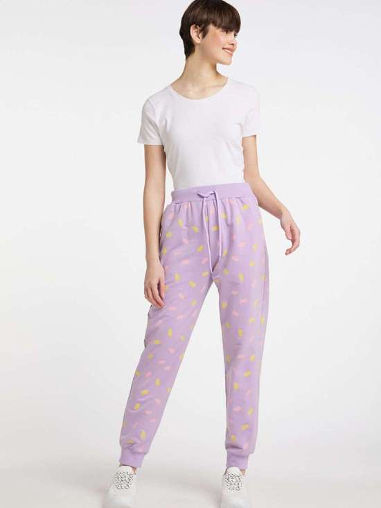 сиреневый узорчатый