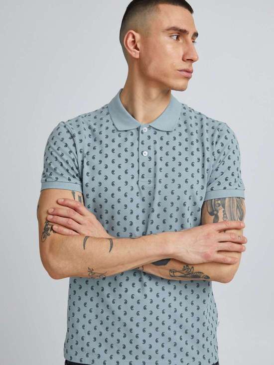 синий узорчатый