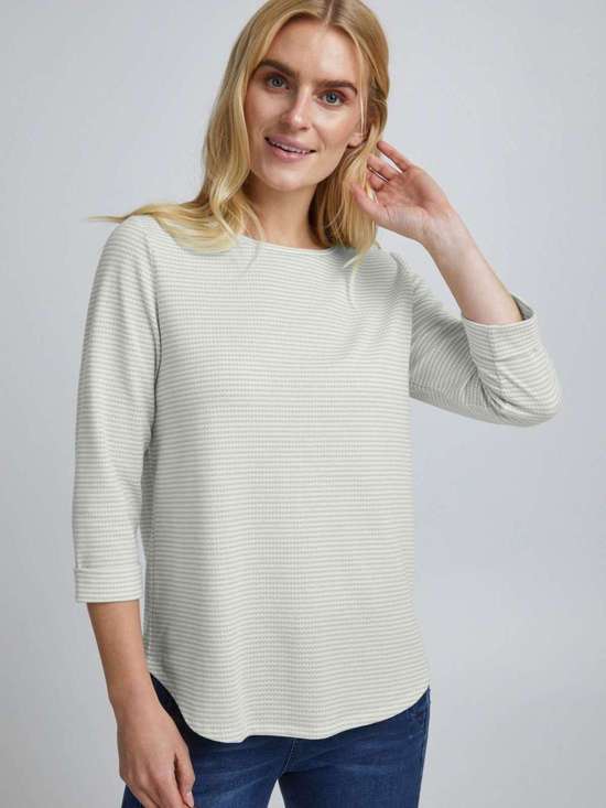 белый узорчатый