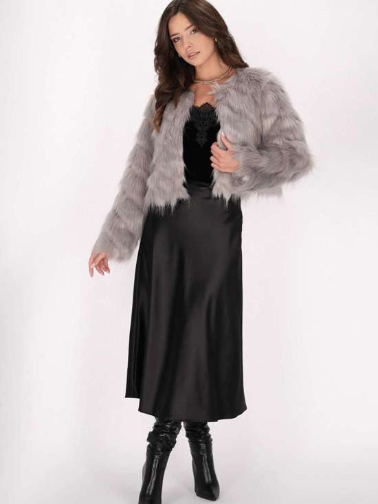 серый полосатый