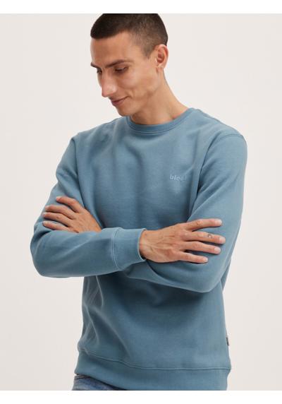 синий