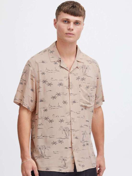 бежевый пестрый