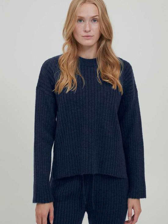 синий полосатый