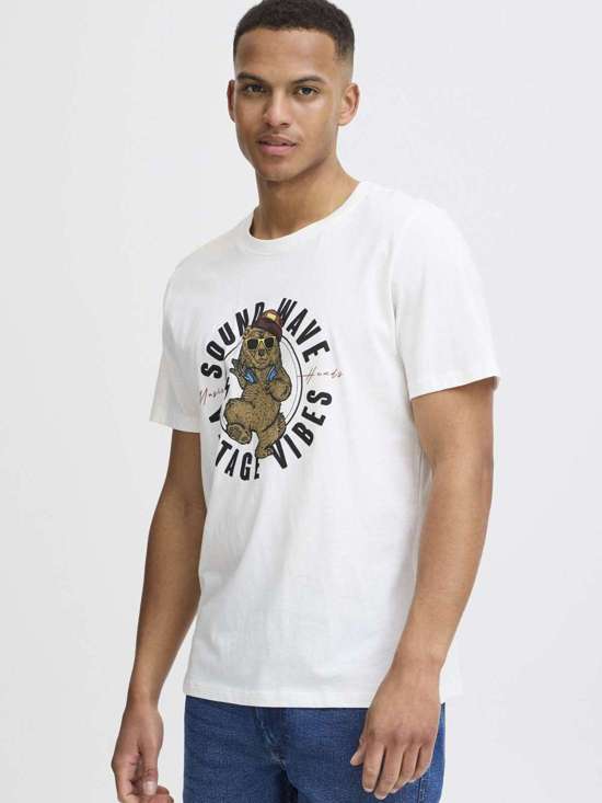 белый узорчатый