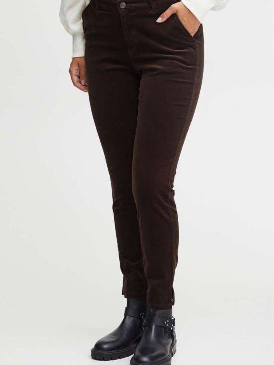 коричневый