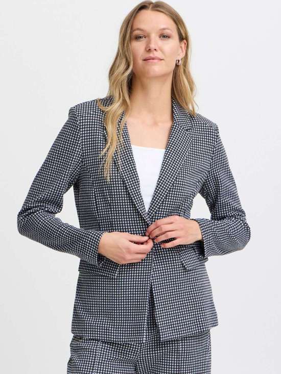 черный в клетку