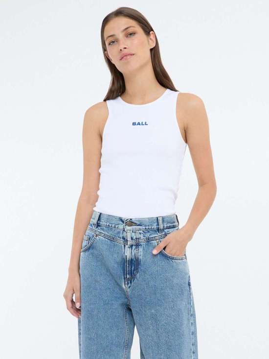 белый узорчатый