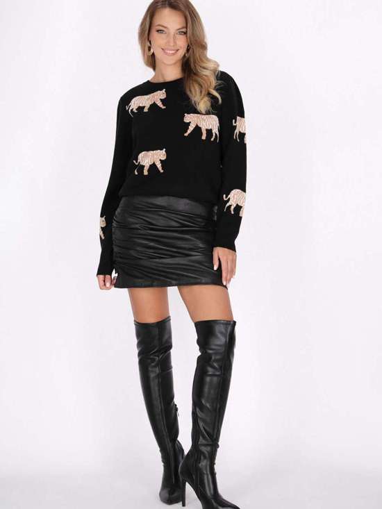 чёрный с рисунком