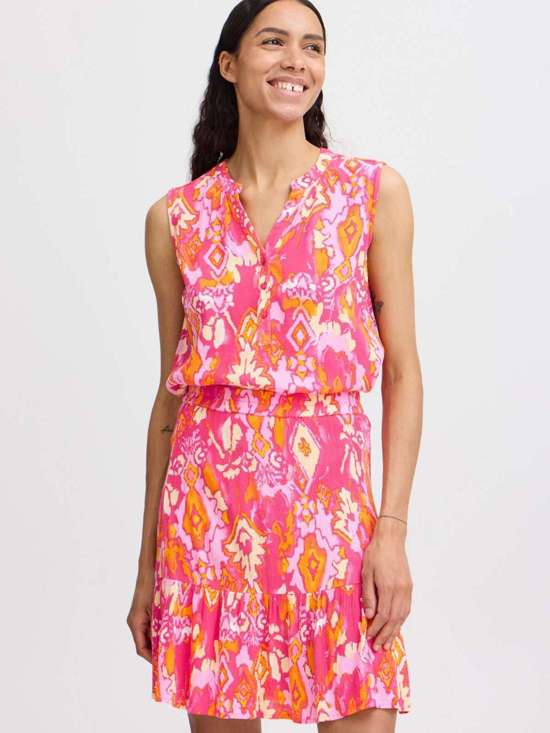 ярко-розовый узорчатый