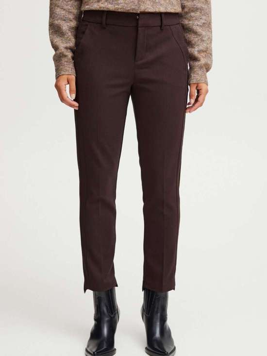 коричневый