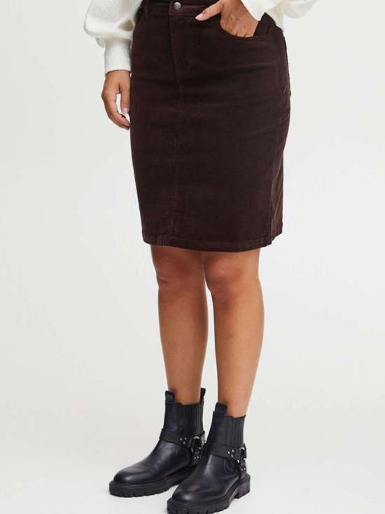 коричневый