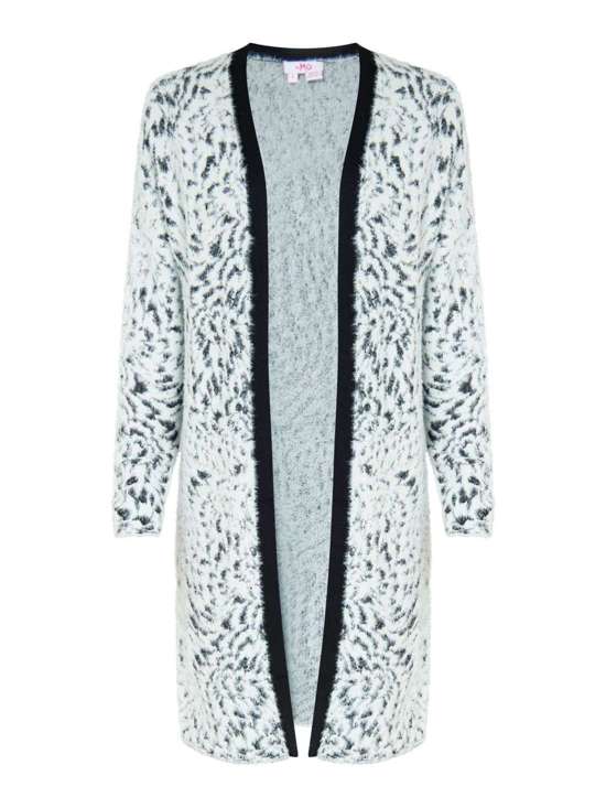 белый узорчатый